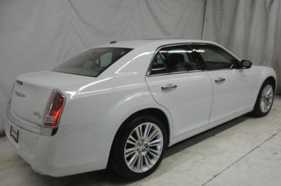 2011 Chrysler 300C  Base