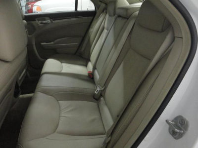 2011 Chrysler 300C  Base