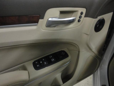 2011 Chrysler 300C  Base