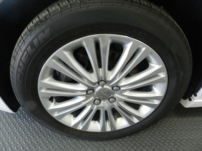 2013 Chrysler 300C  Base