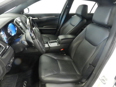 2013 Chrysler 300C  Base