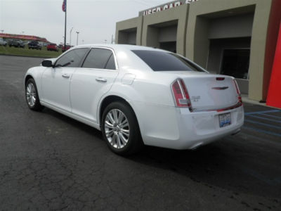 2011 Chrysler 300C  Base