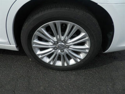 2011 Chrysler 300C  Base