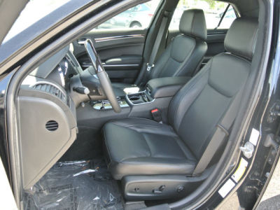 2013 Chrysler 300C  Base