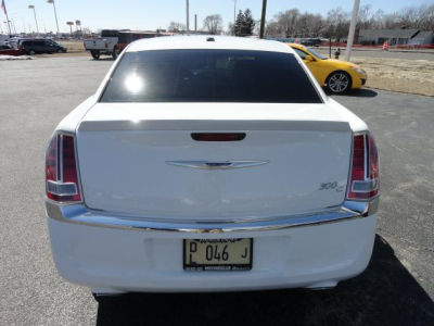 2011 Chrysler 300C  Base