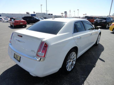 2011 Chrysler 300C  Base