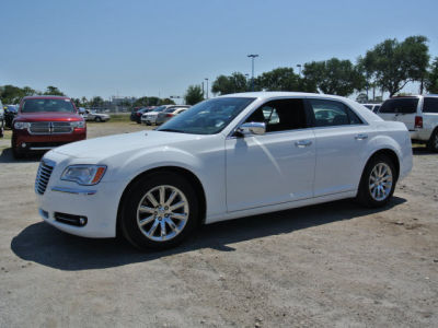 2013 Chrysler 300C  Base