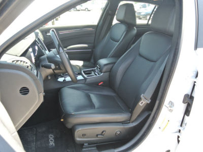 2013 Chrysler 300C  Base