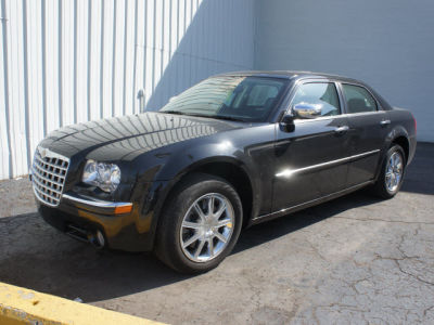 2010 Chrysler 300C  Base