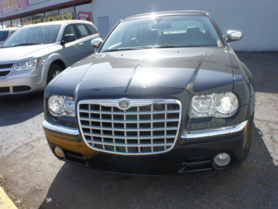 2010 Chrysler 300C  Base