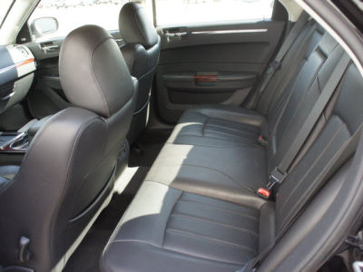 2010 Chrysler 300C  Base