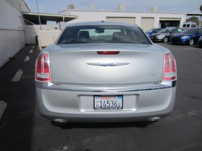 2012 Chrysler 300C  Base
