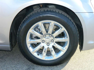 2011 Chrysler 300C  Base