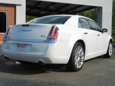 2011 Chrysler 300C  Base