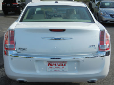 2011 Chrysler 300C  Base