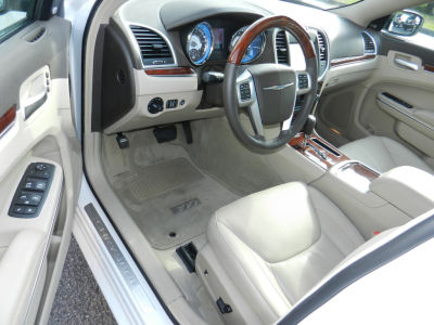 2011 Chrysler 300C  Base
