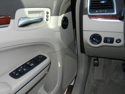 2011 Chrysler 300C  Base