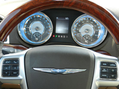 2011 Chrysler 300C  Base