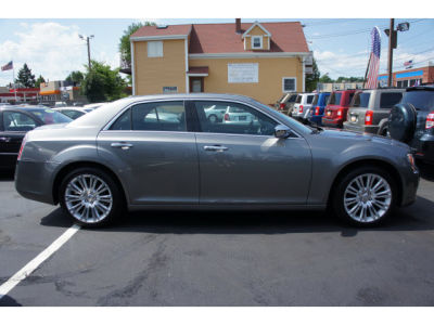 2011 Chrysler 300C  Base