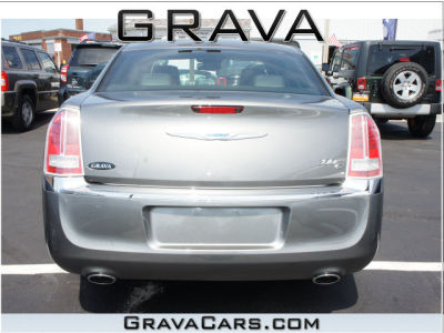 2011 Chrysler 300C  Base