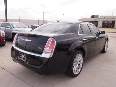 2011 Chrysler 300C  Base