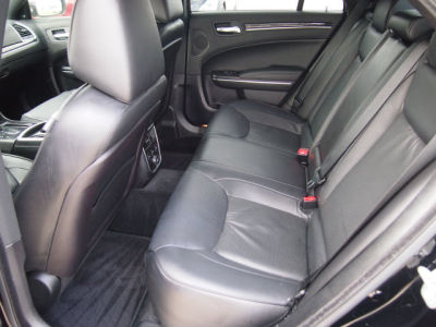 2011 Chrysler 300C  Base