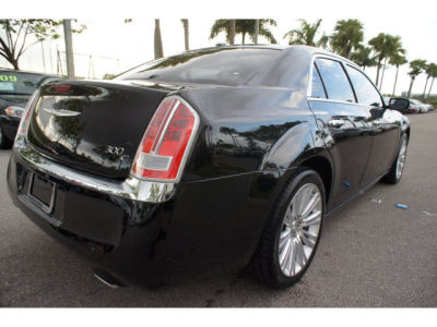 2011 Chrysler 300C  Base