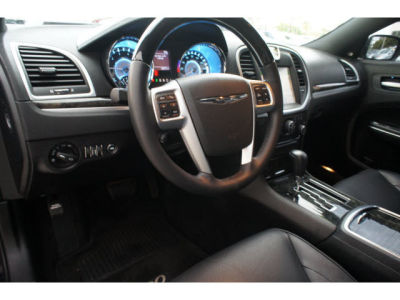 2011 Chrysler 300C  Base