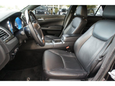 2011 Chrysler 300C  Base