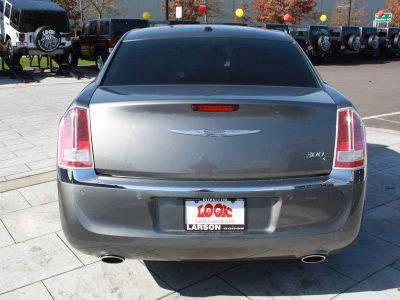 2011 Chrysler 300C  Base