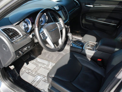 2011 Chrysler 300C  Base