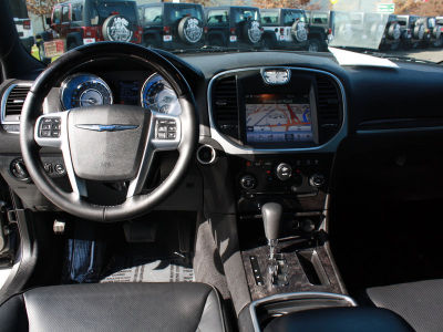 2011 Chrysler 300C  Base