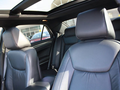 2011 Chrysler 300C  Base