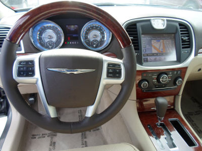 2011 Chrysler 300C  Base
