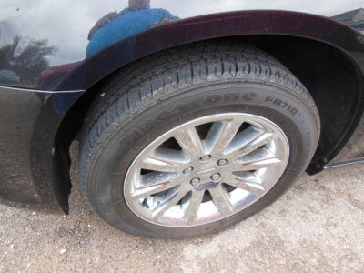 2011 Chrysler 300C  Base