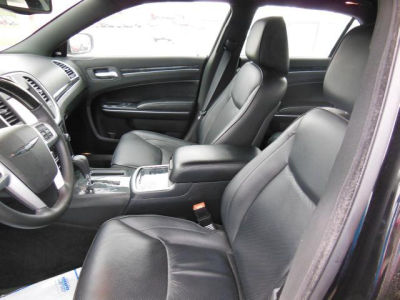 2011 Chrysler 300C  Base