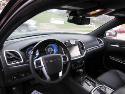 2011 Chrysler 300C  Base