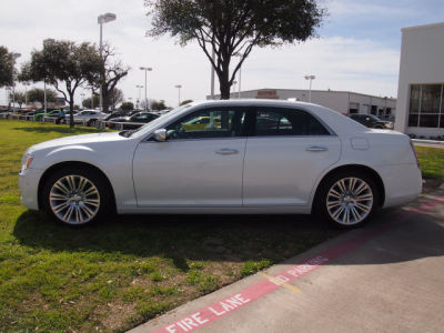 2011 Chrysler 300C  Base