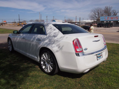 2011 Chrysler 300C  Base