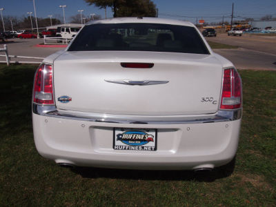 2011 Chrysler 300C  Base