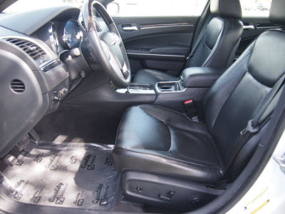 2011 Chrysler 300C  Base