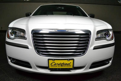 2012 Chrysler 300C  Base