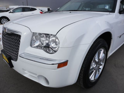 2010 Chrysler 300C  Base