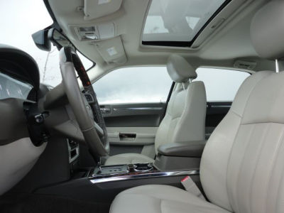 2010 Chrysler 300C  Base