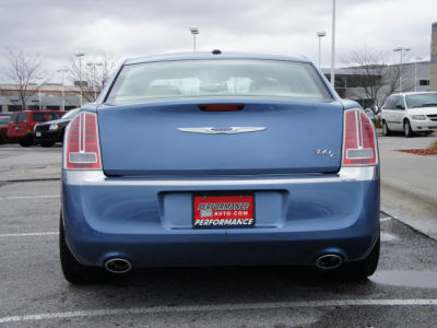 2011 Chrysler 300C  Base