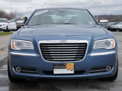 2011 Chrysler 300C  Base