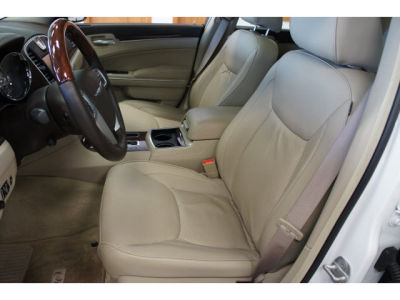 2011 Chrysler 300C  Base