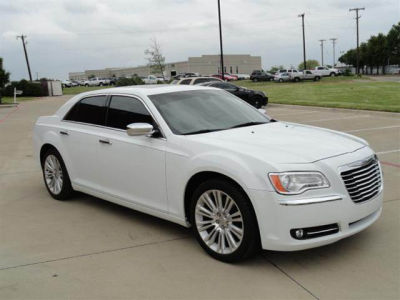 2011 Chrysler 300C  Base