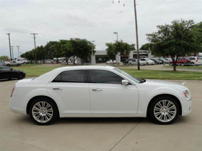 2011 Chrysler 300C  Base