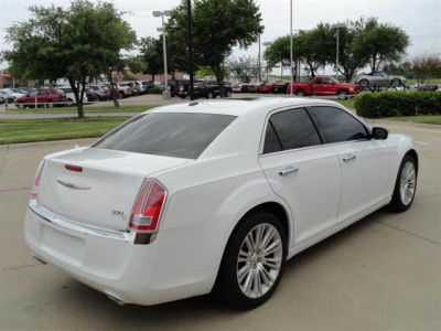 2011 Chrysler 300C  Base